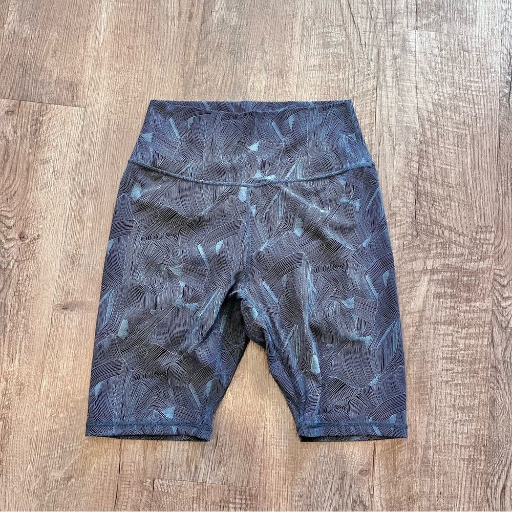 ZYIA Leaf Pattern Bike Shorts black high rise stretch sz. Large